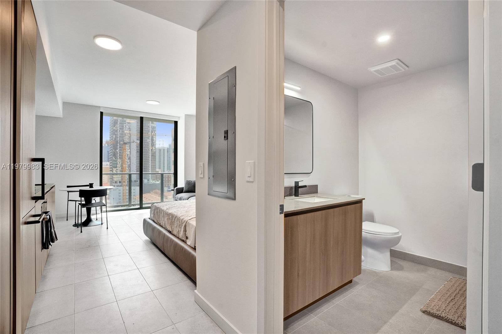121 NE 5th Street # 1404, Miami FL 33132 — 2