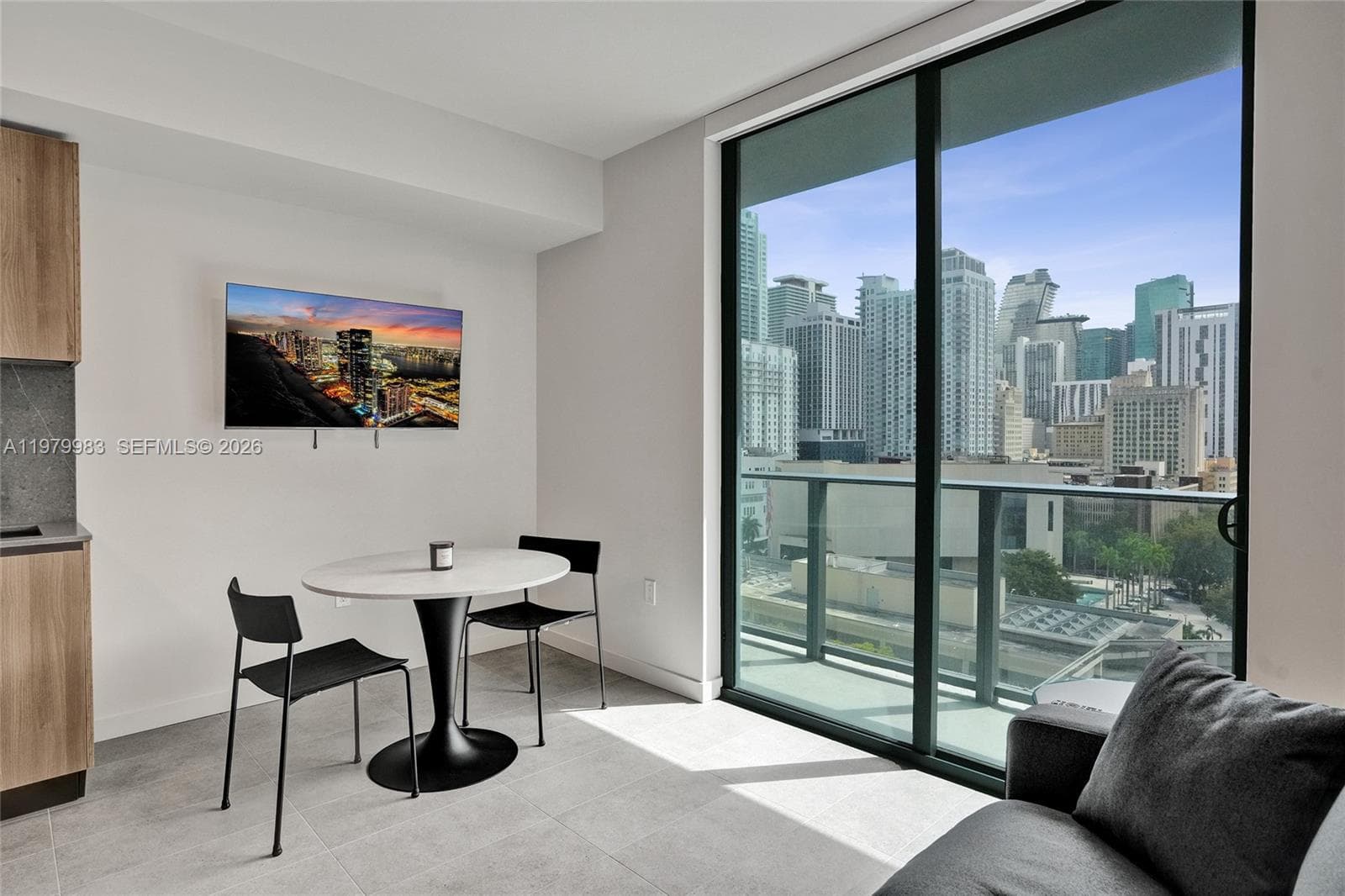 121 NE 5th Street # 1404, Miami FL 33132 — 12