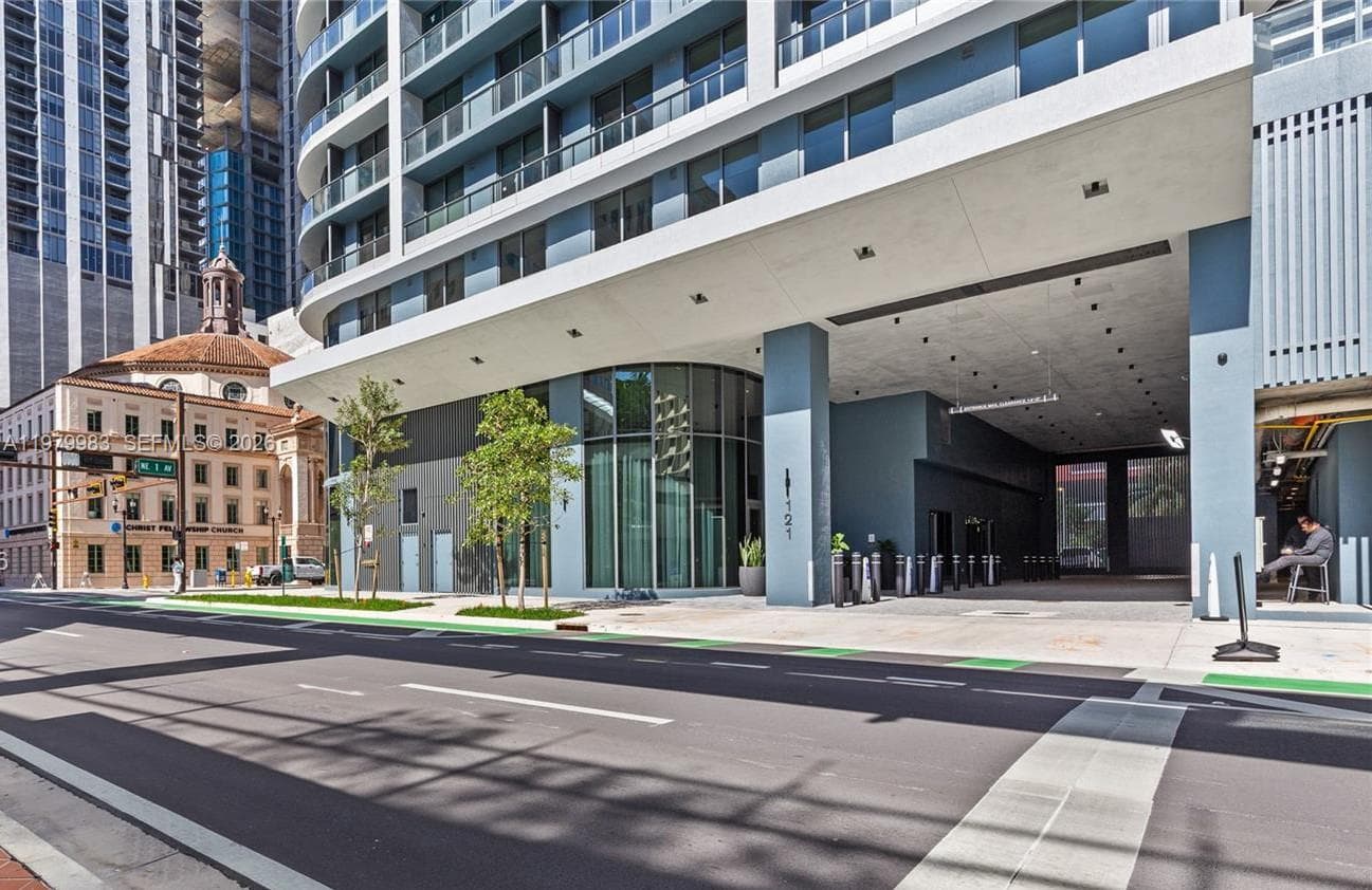 121 NE 5th Street # 1404, Miami FL 33132 — 36