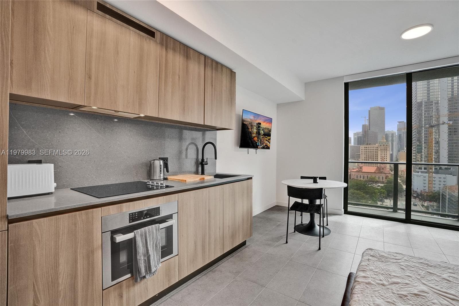 121 NE 5th Street # 1404, Miami FL 33132 — 4
