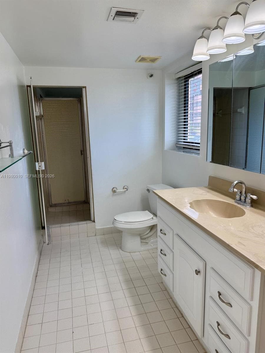 20850 San Simeon Way # 5, Miami FL 33179 — 22