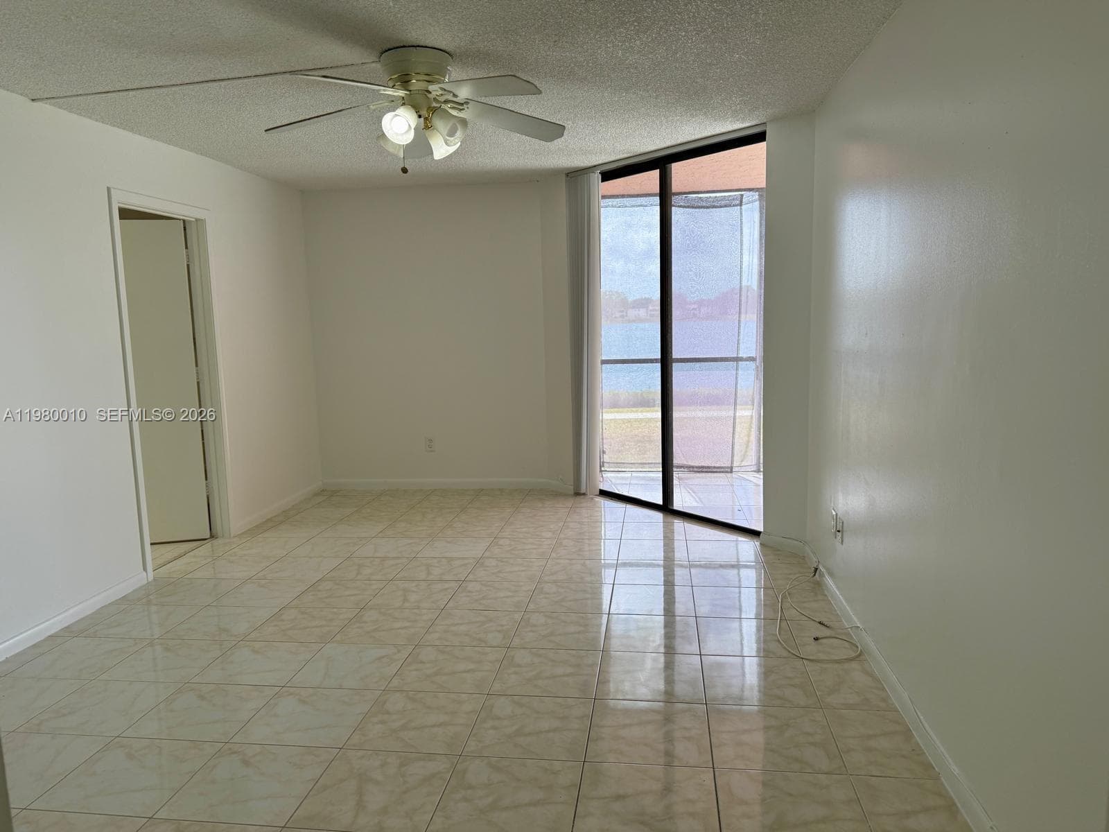 20850 San Simeon Way # 5, Miami FL 33179 — 24