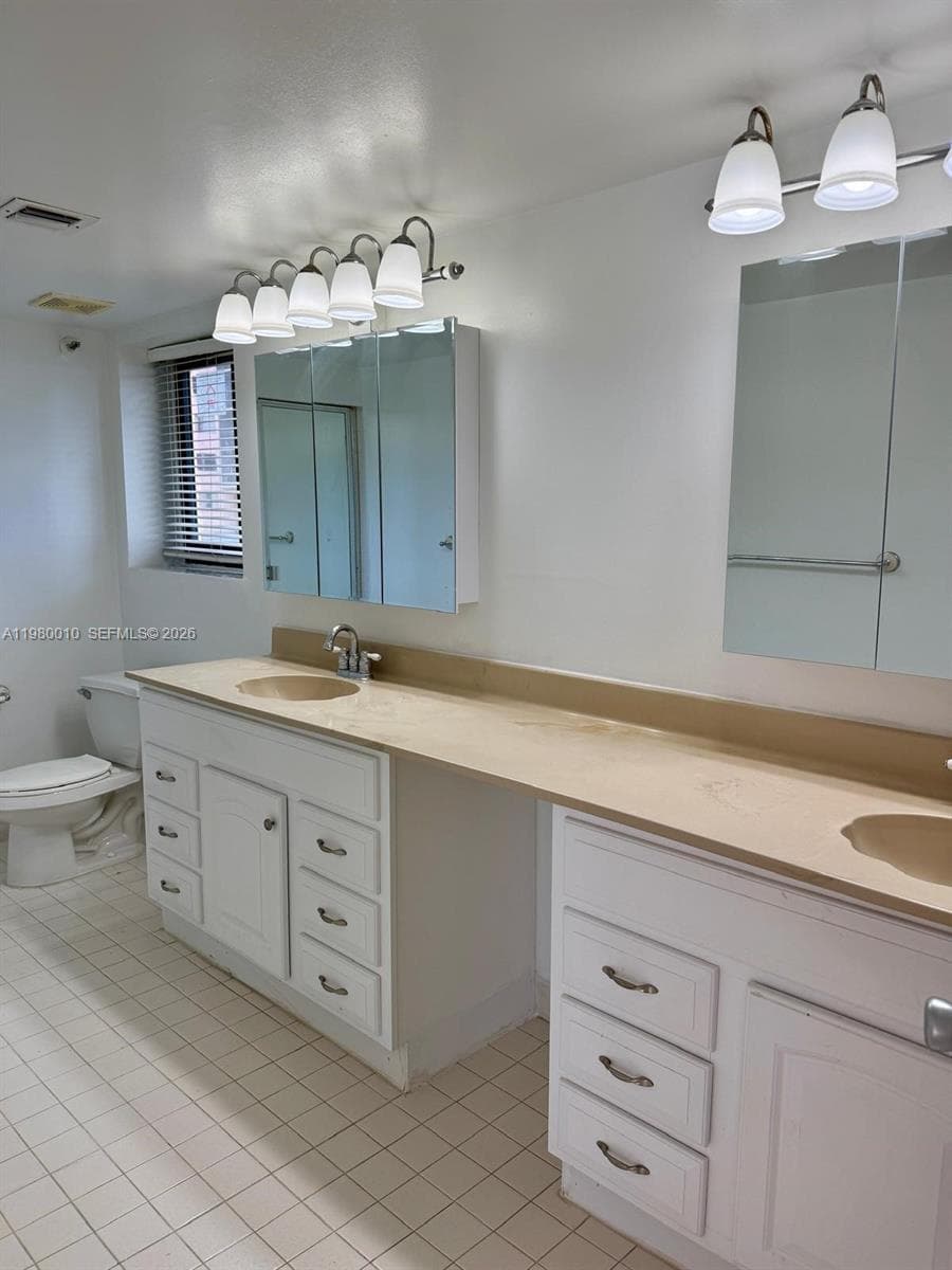 20850 San Simeon Way # 5, Miami FL 33179 — 29