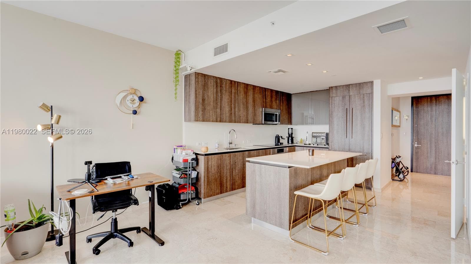 88 SW 7th St # 2706, Miami FL 33130 — 15