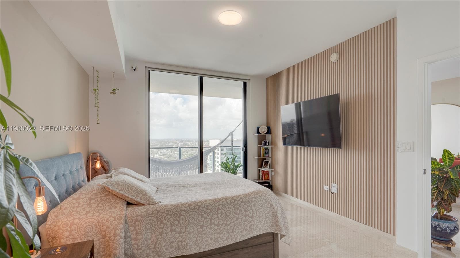 88 SW 7th St # 2706, Miami FL 33130 — 25