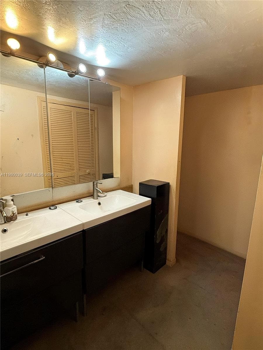 100 Ocean Lane Dr # 303, Key Biscayne FL 33149 — 8
