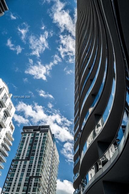 1000 Brickell Plz # 3402, Miami FL 33131 — 46