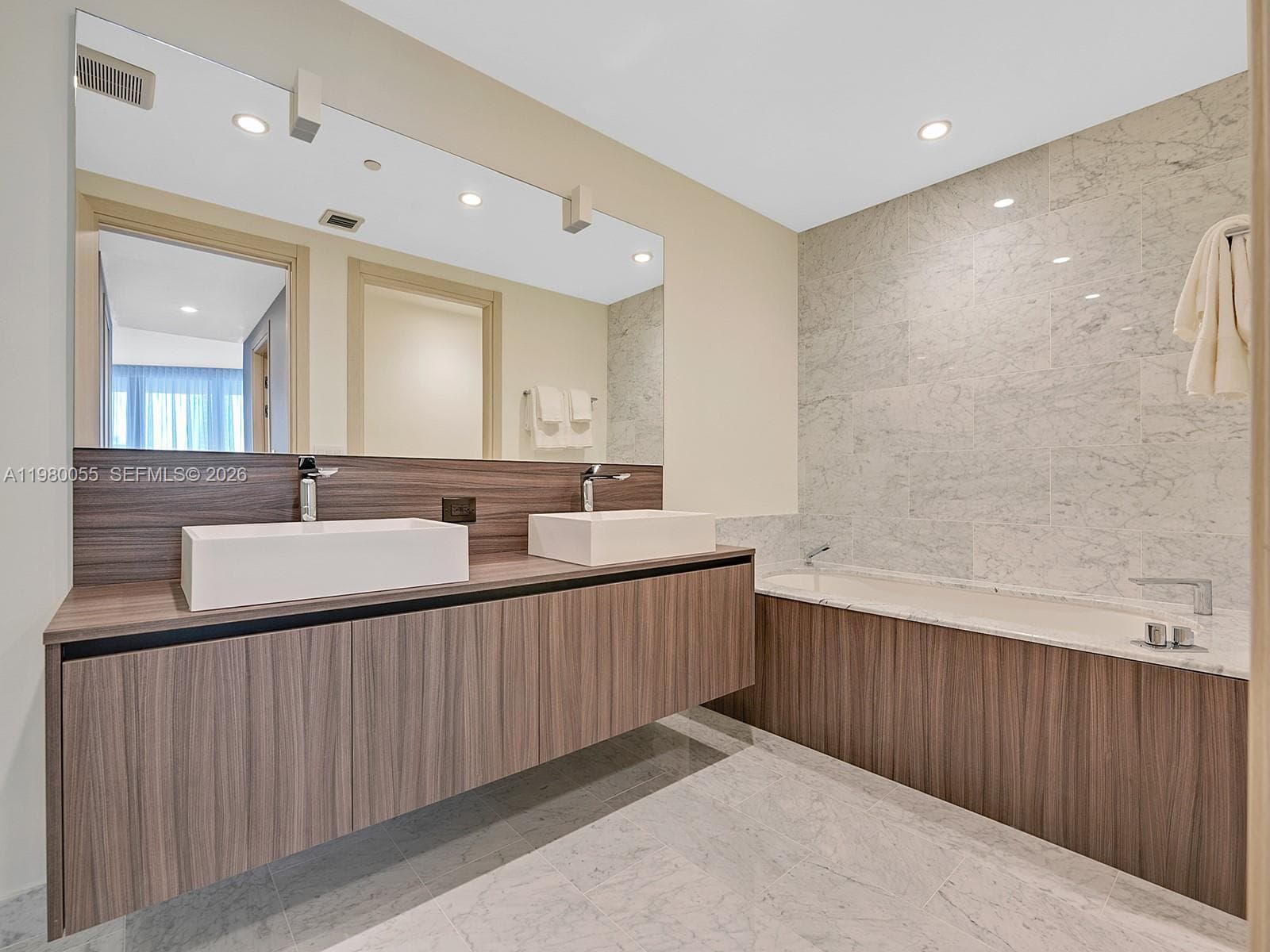 1000 Brickell Plz # 3402, Miami FL 33131 — 30