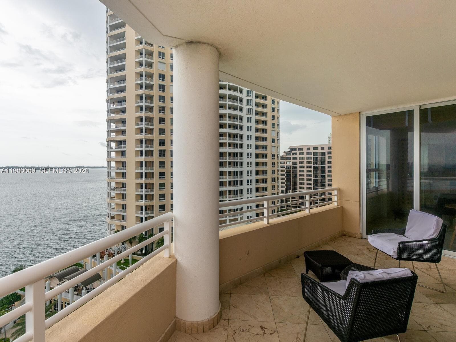 848 Brickell Key Dr # 1201, Miami FL 33131 — 33