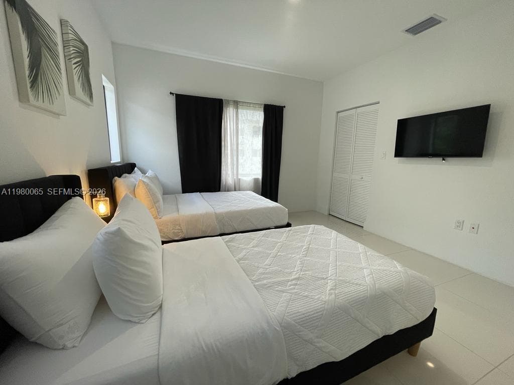 302 NW 11th Ct # 302, Florida City FL 33034 — 66
