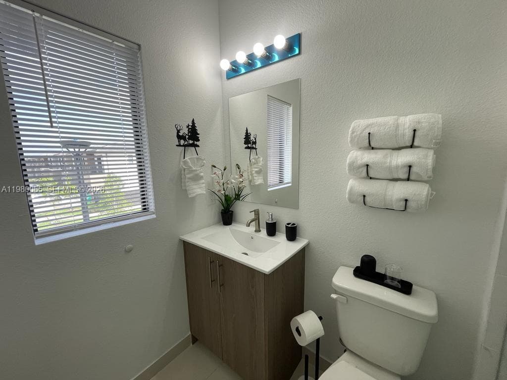 302 NW 11th Ct # 302, Florida City FL 33034 — 9