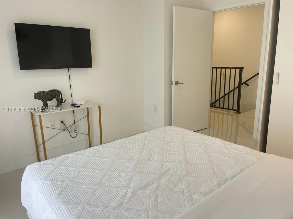 302 NW 11th Ct # 302, Florida City FL 33034 — 33