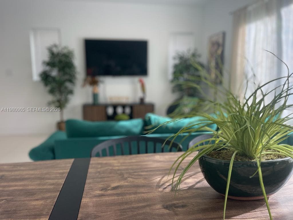 302 NW 11th Ct # 302, Florida City FL 33034 — 74