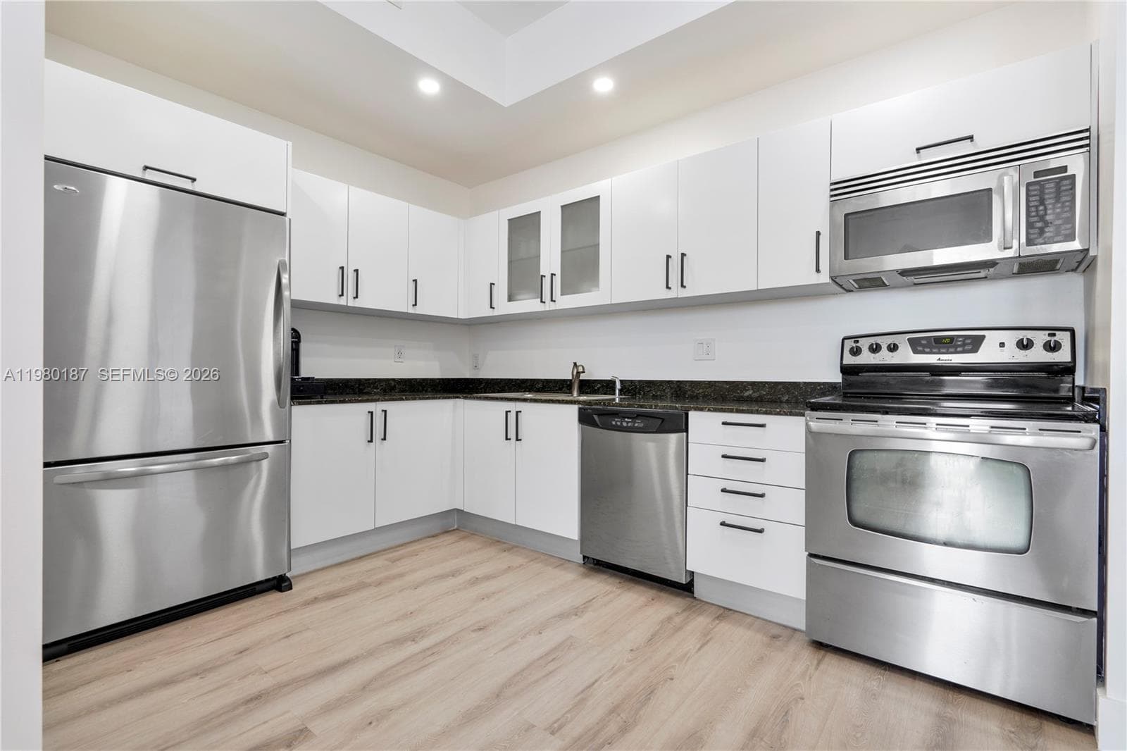 3250 Grand Ave # 507, Miami FL 33133 — 3