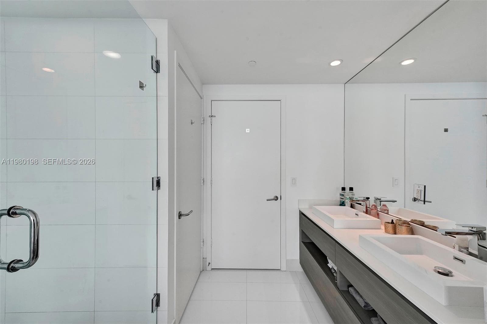 460 NE 28th St # 3403, Miami FL 33137 — 32