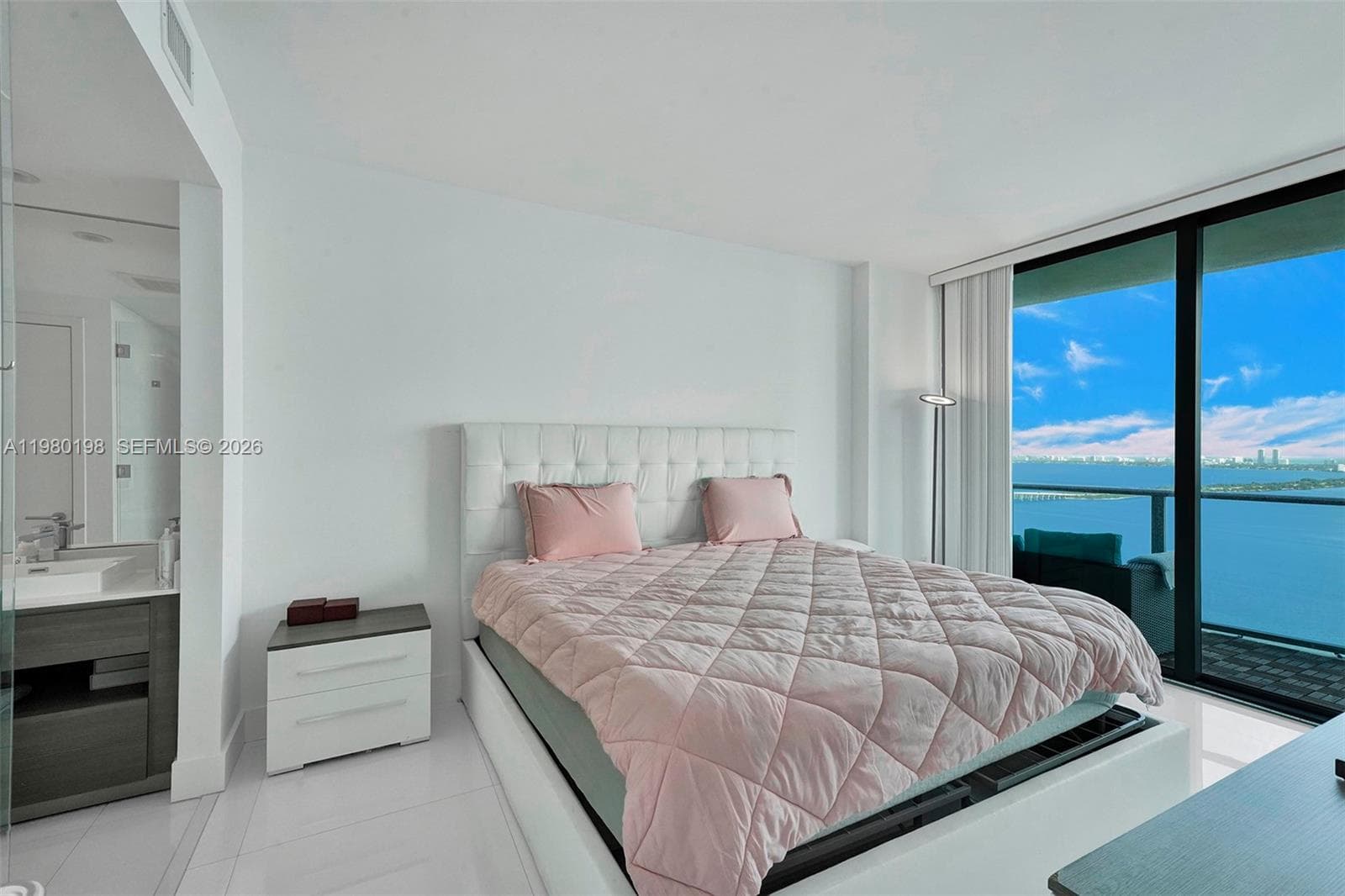 460 NE 28th St # 3403, Miami FL 33137 — 28