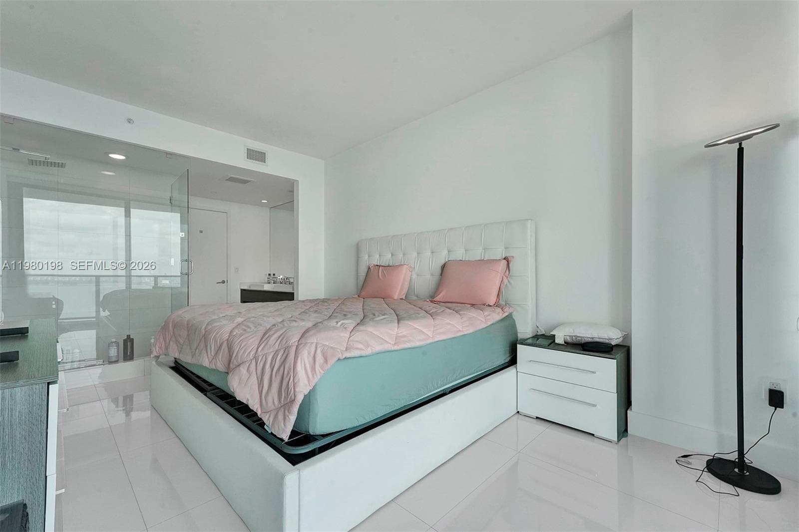 460 NE 28th St # 3403, Miami FL 33137 — 29