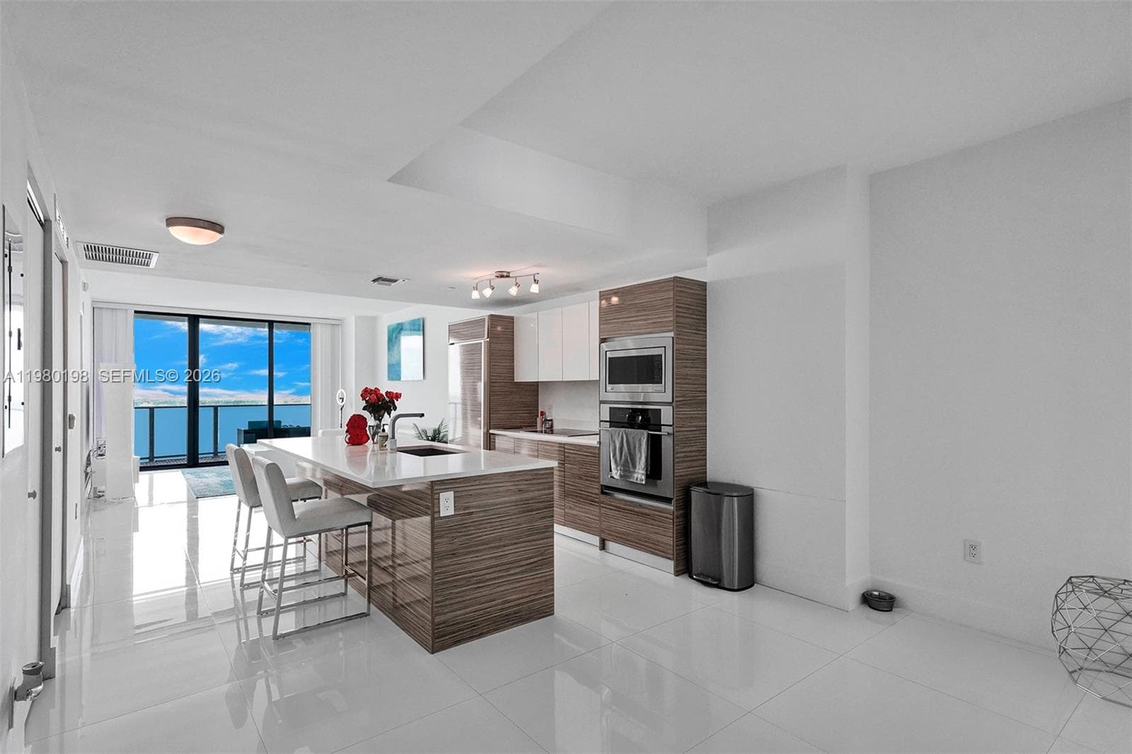 460 NE 28th St # 3403, Miami FL 33137 — 8