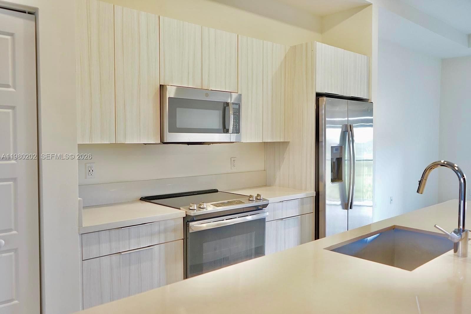 7925 NW 104th Ave # 32, Doral FL 33178 — 12
