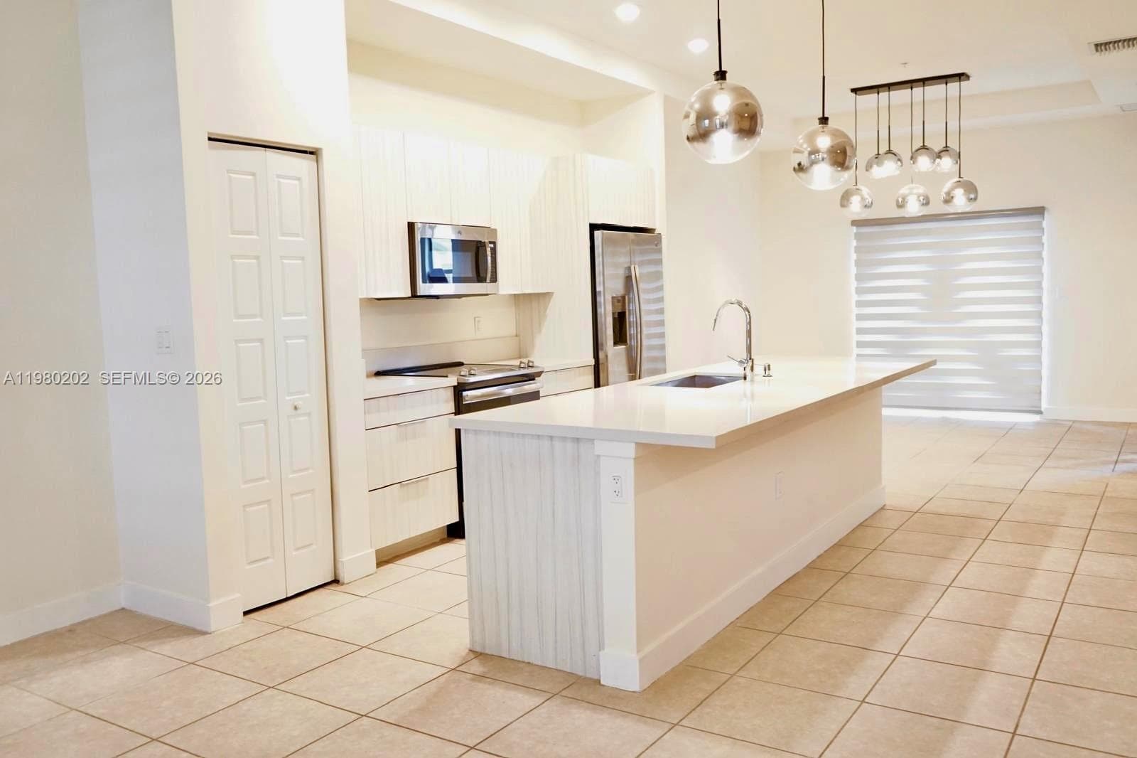 7925 NW 104th Ave # 32, Doral FL 33178 — 10