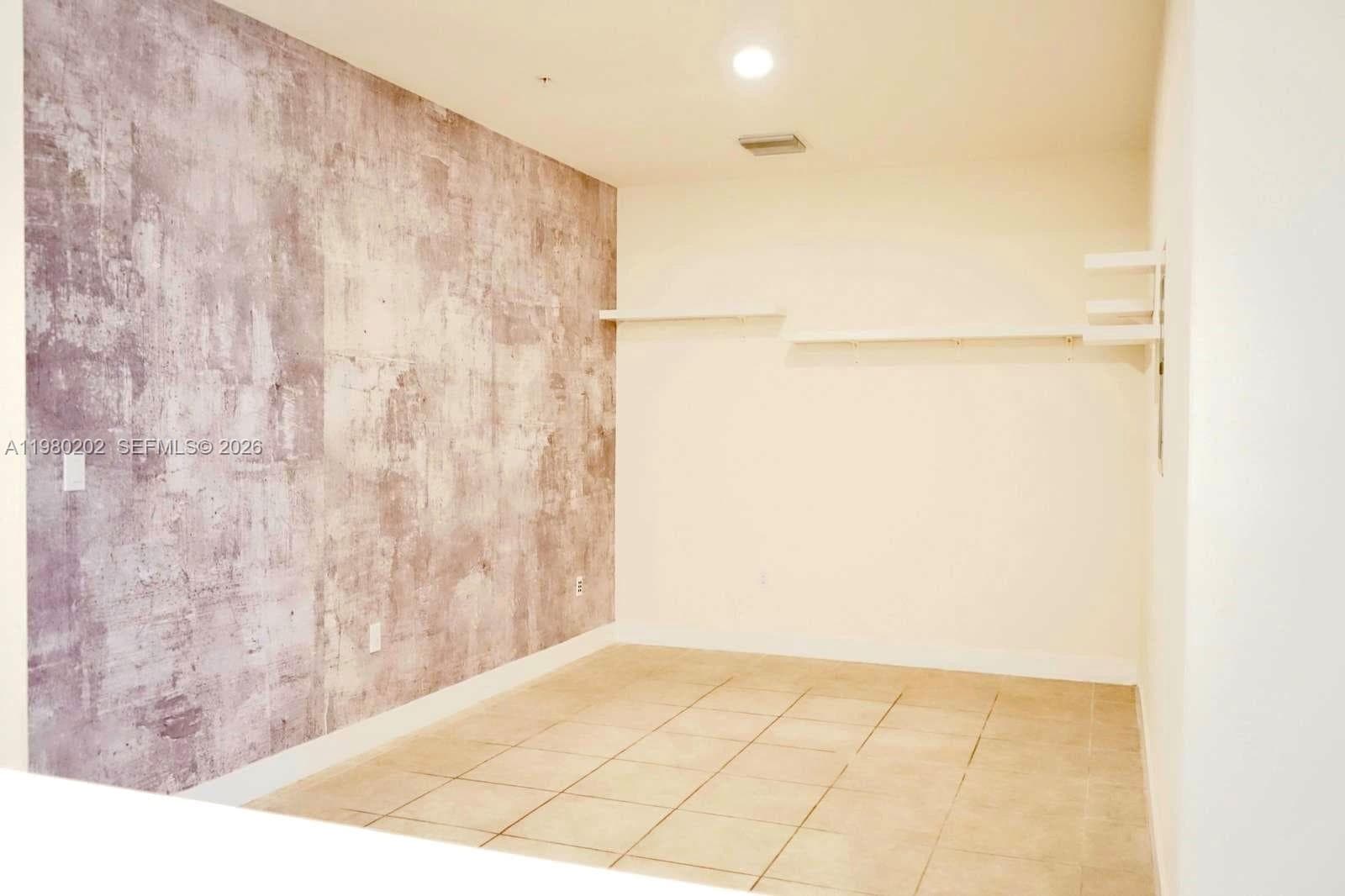 7925 NW 104th Ave # 32, Doral FL 33178 — 11