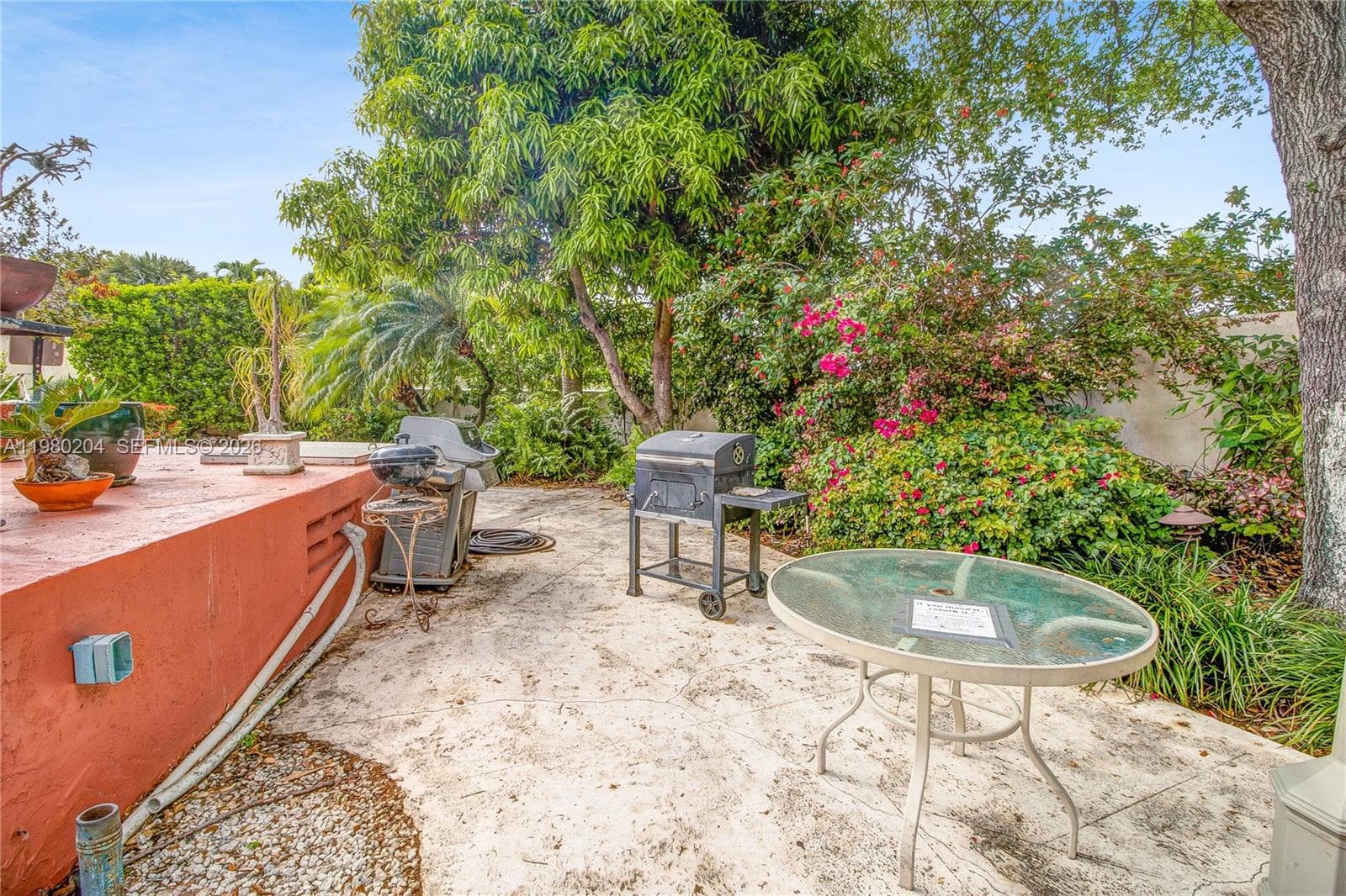 255 W 24th St # 107, Miami Beach FL 33140 — 23