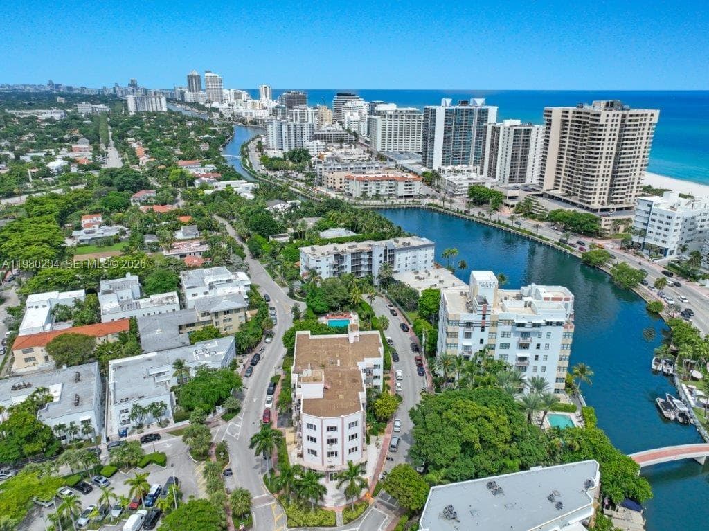 255 W 24th St # 107, Miami Beach FL 33140 — 16