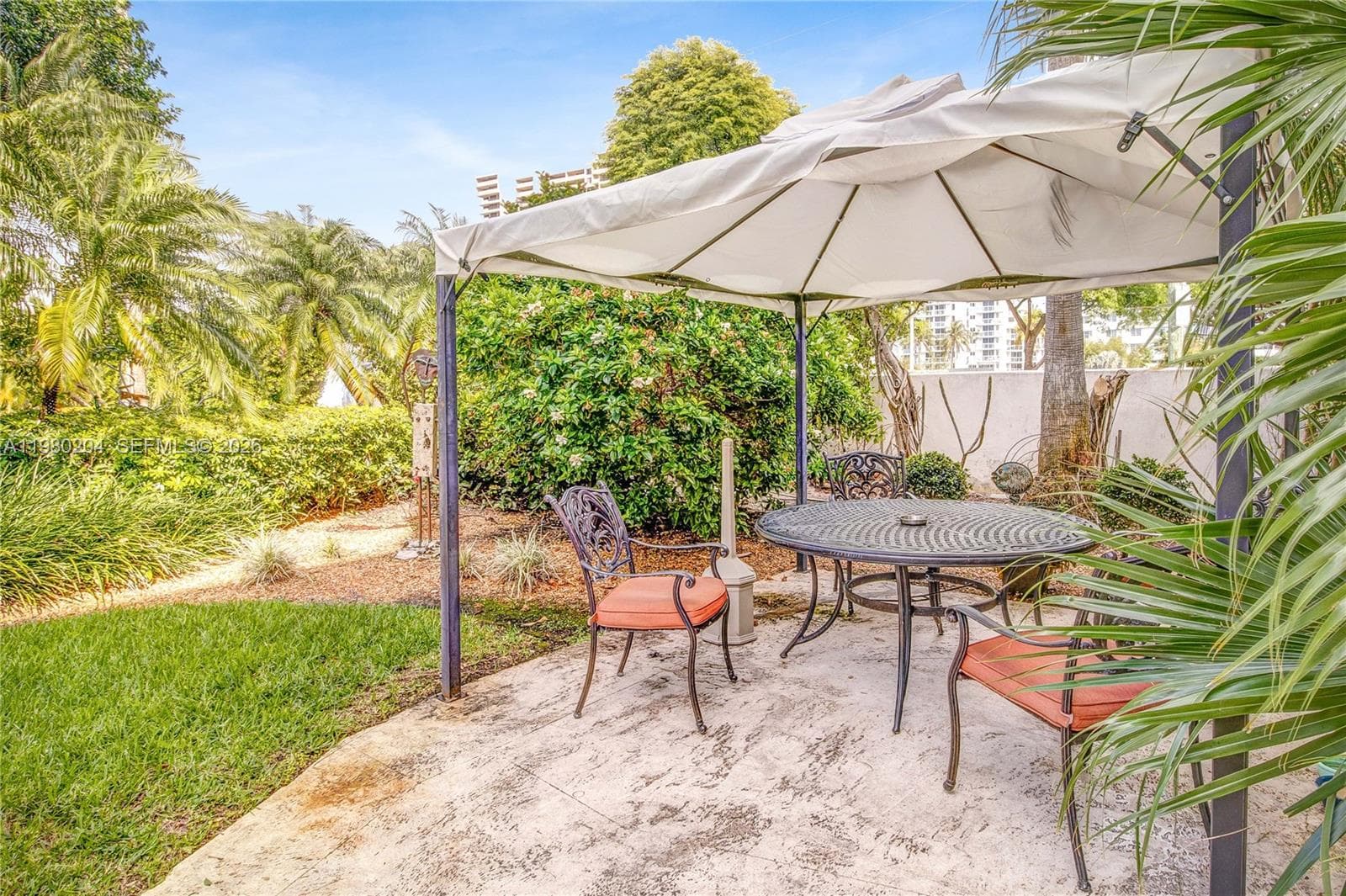 255 W 24th St # 107, Miami Beach FL 33140 — 22