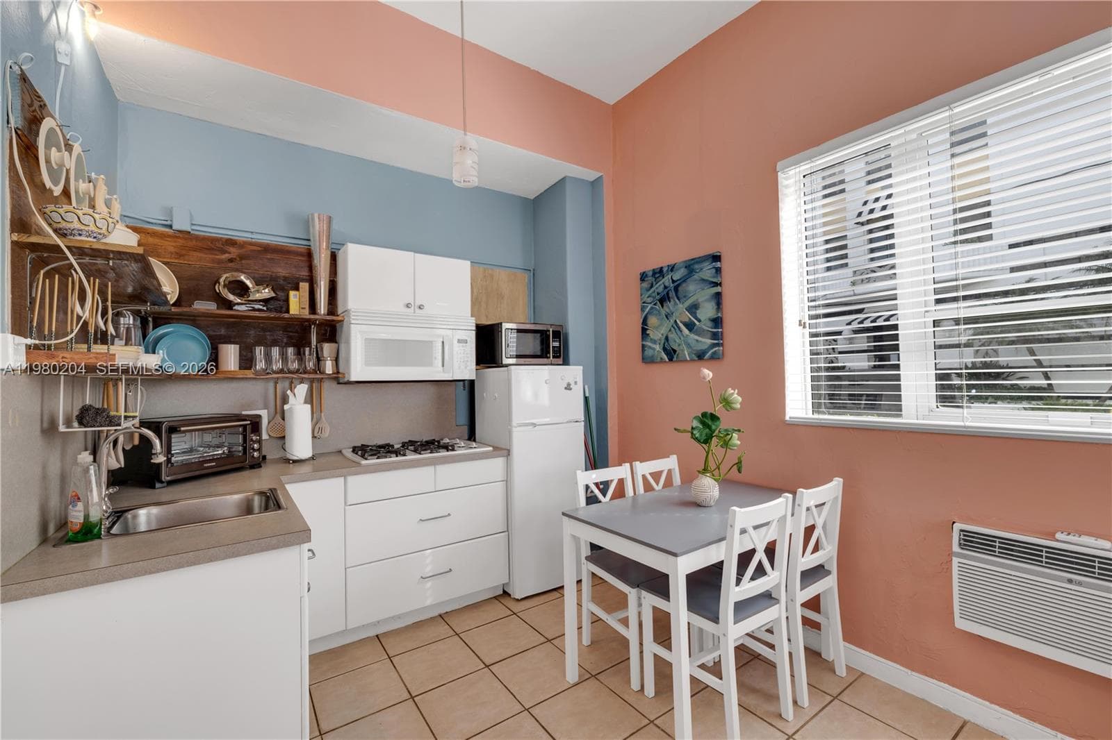 255 W 24th St # 107, Miami Beach FL 33140 — 9