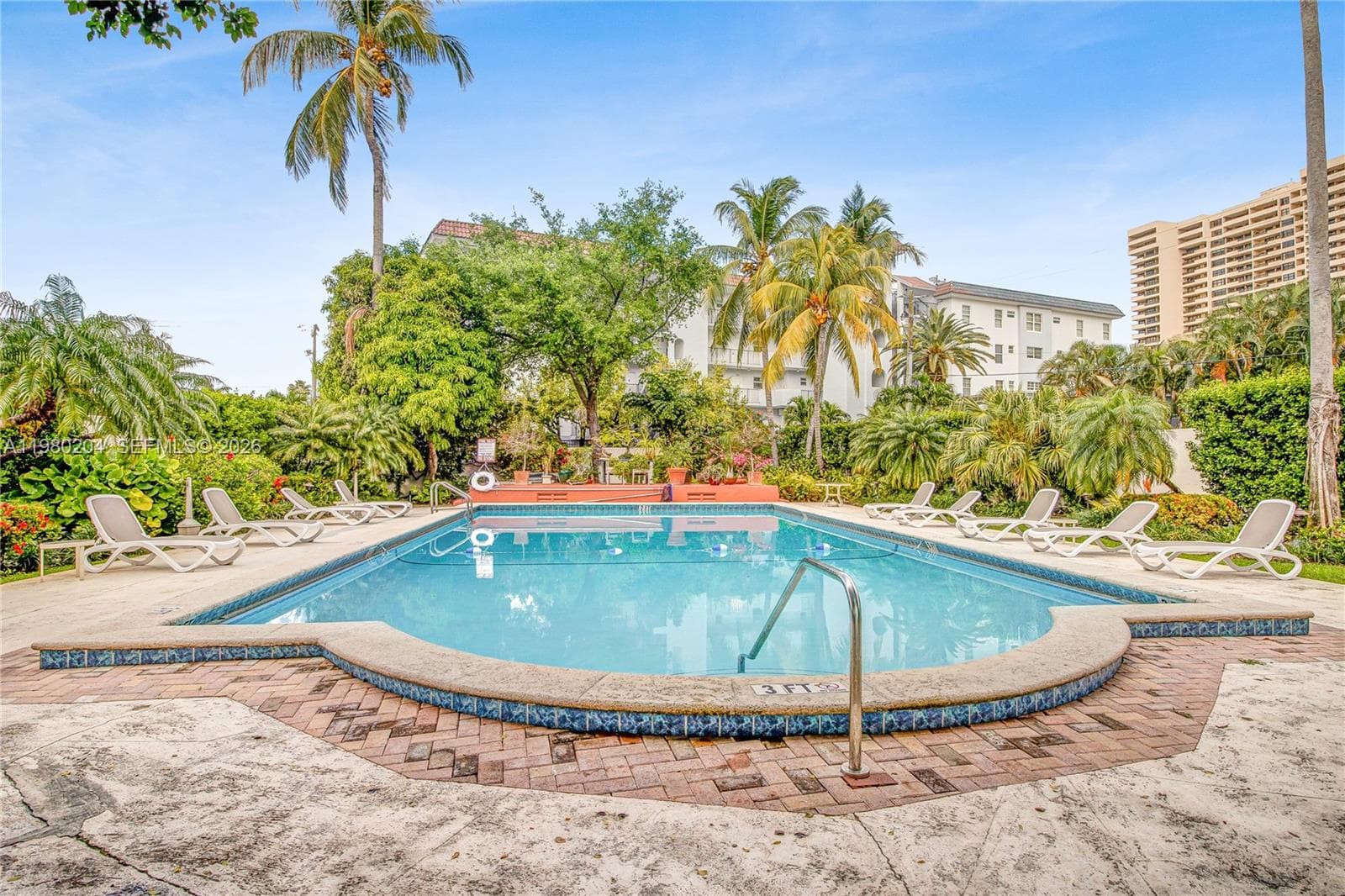 255 W 24th St # 107, Miami Beach FL 33140 — 18