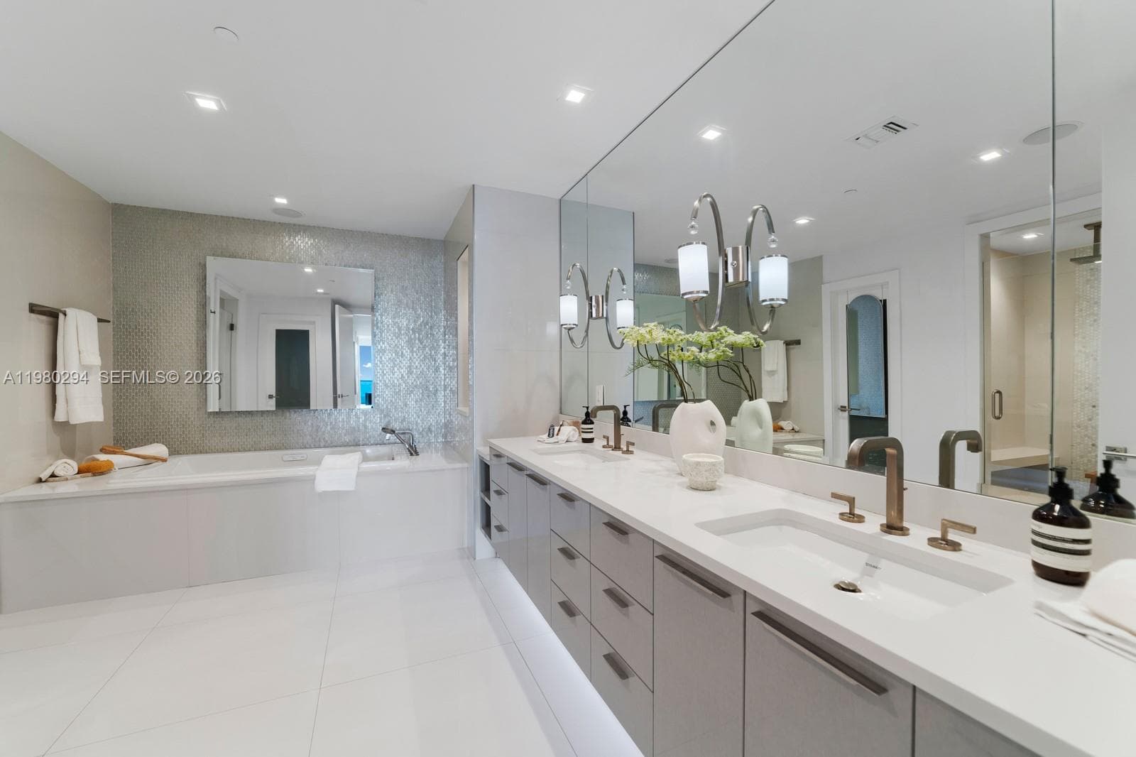 5959 Collins Ave # 1606, Miami Beach FL 33140 — 17