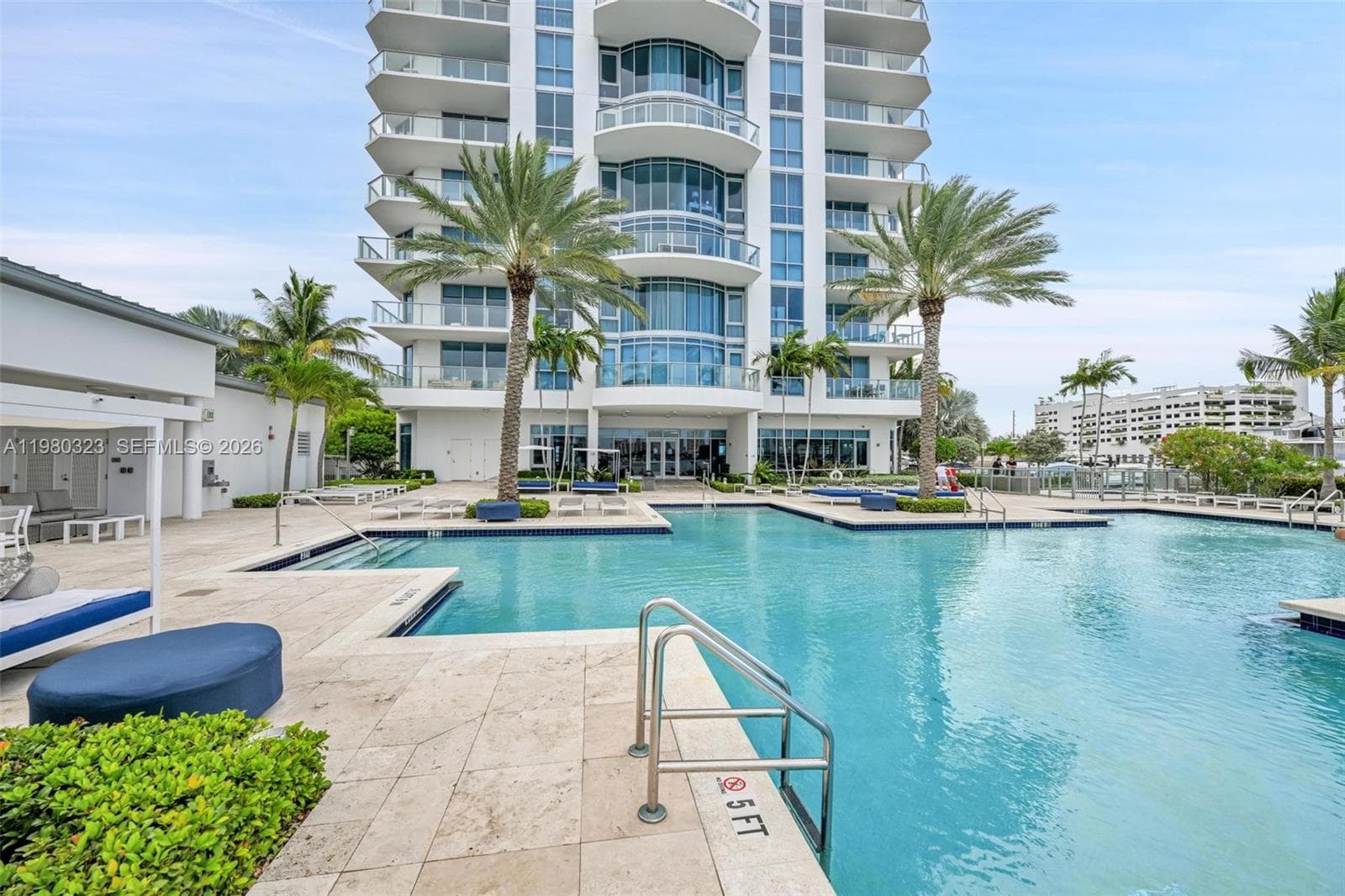 17111 Biscayne Blvd # 207, North Miami Beach FL 33160 — 36