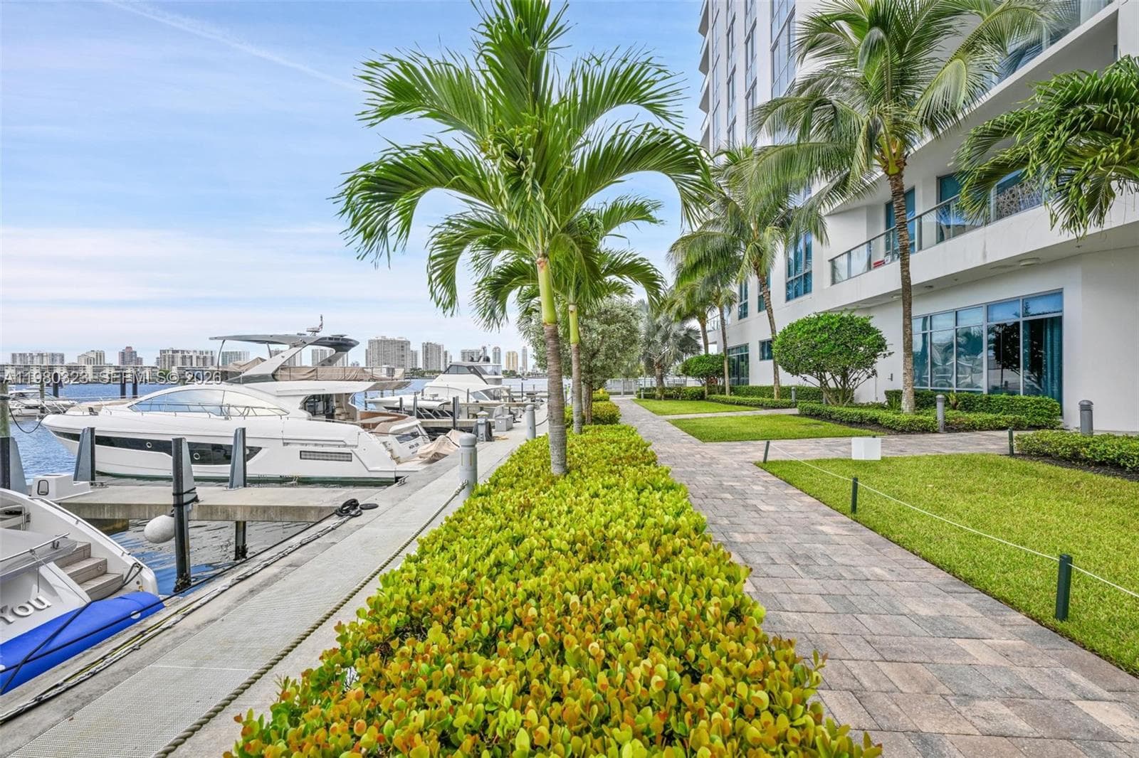 17111 Biscayne Blvd # 207, North Miami Beach FL 33160 — 40