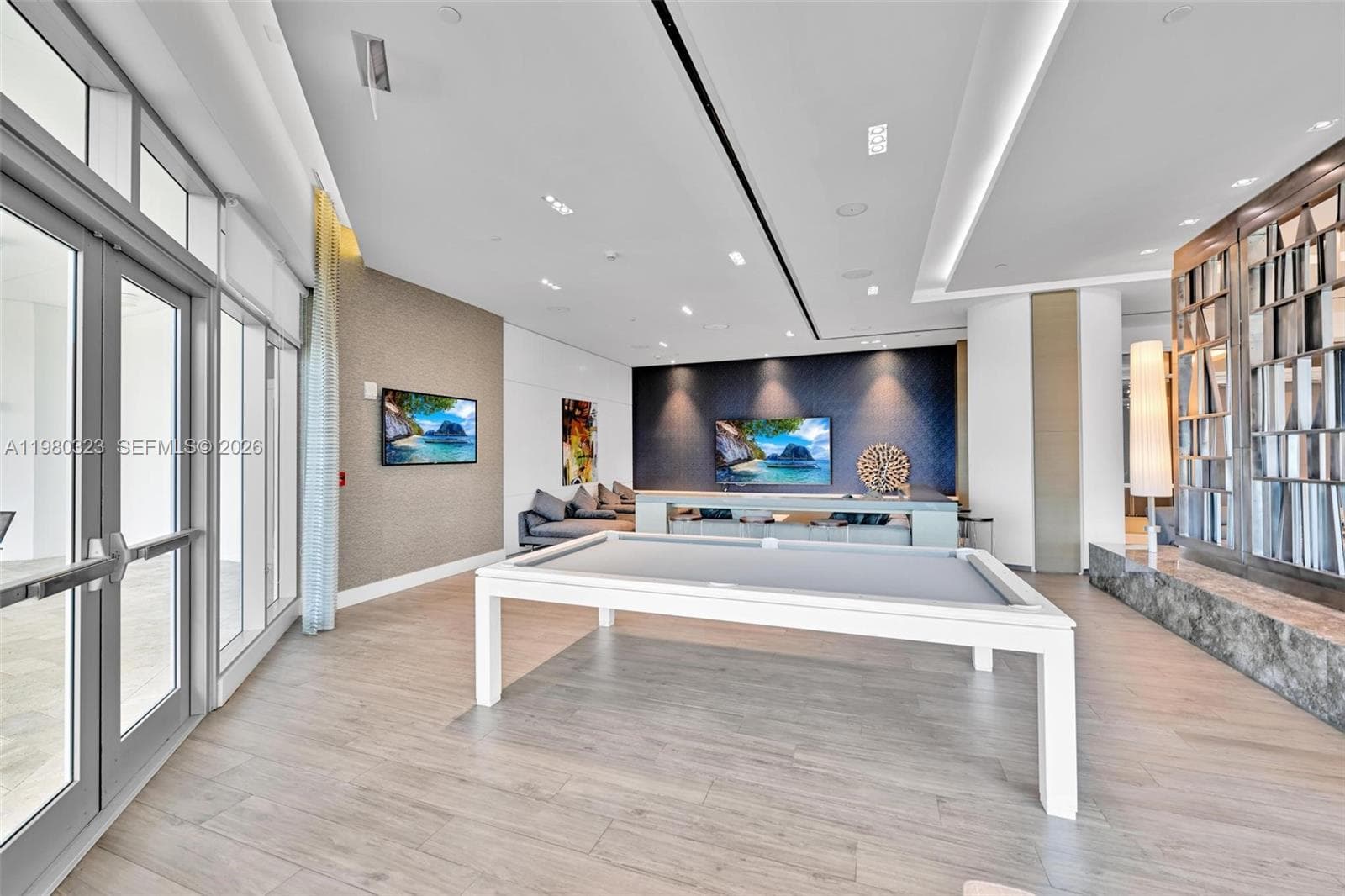 17111 Biscayne Blvd # 207, North Miami Beach FL 33160 — 25