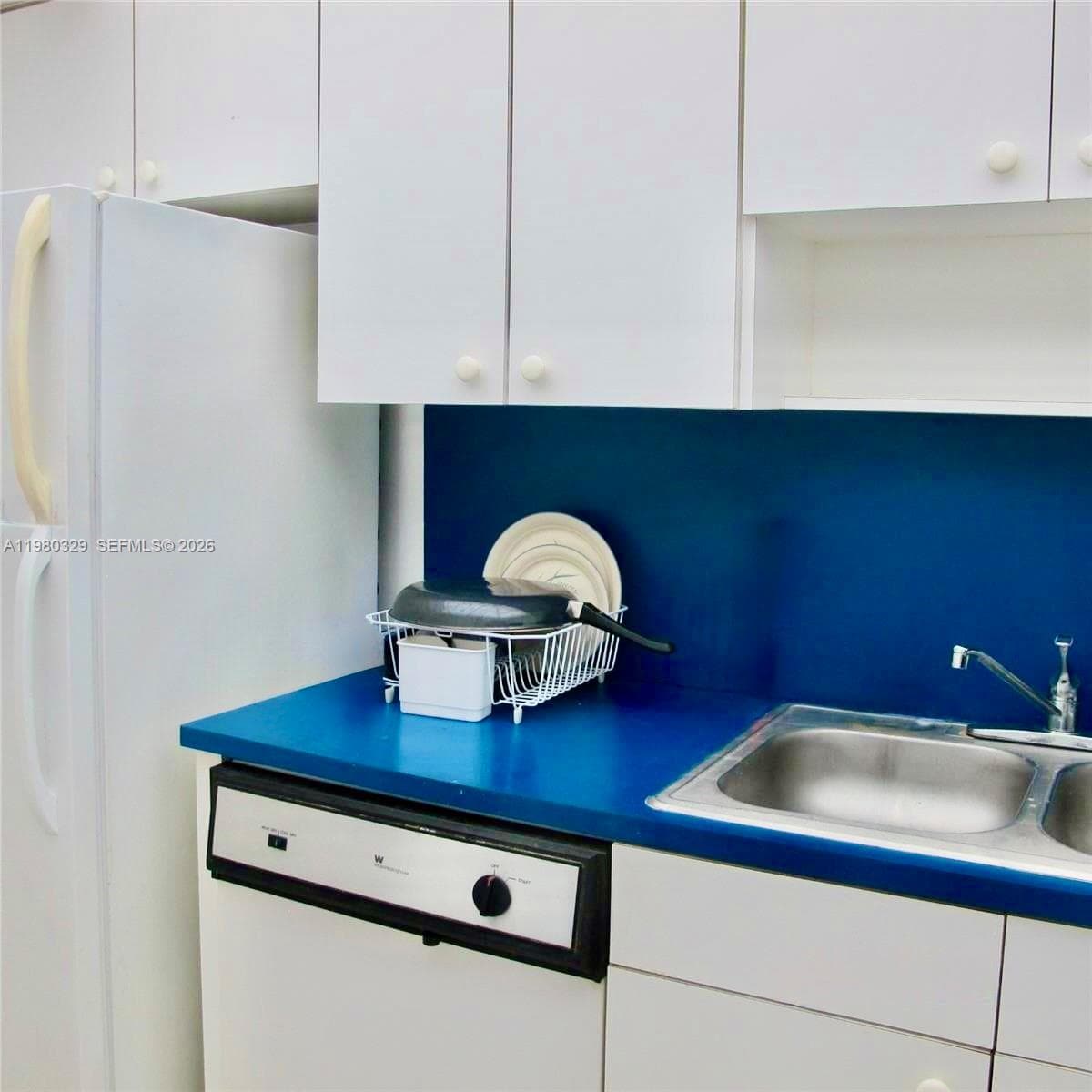400 Kings Point Dr # 812, Sunny Isles Beach FL 33160 — 15