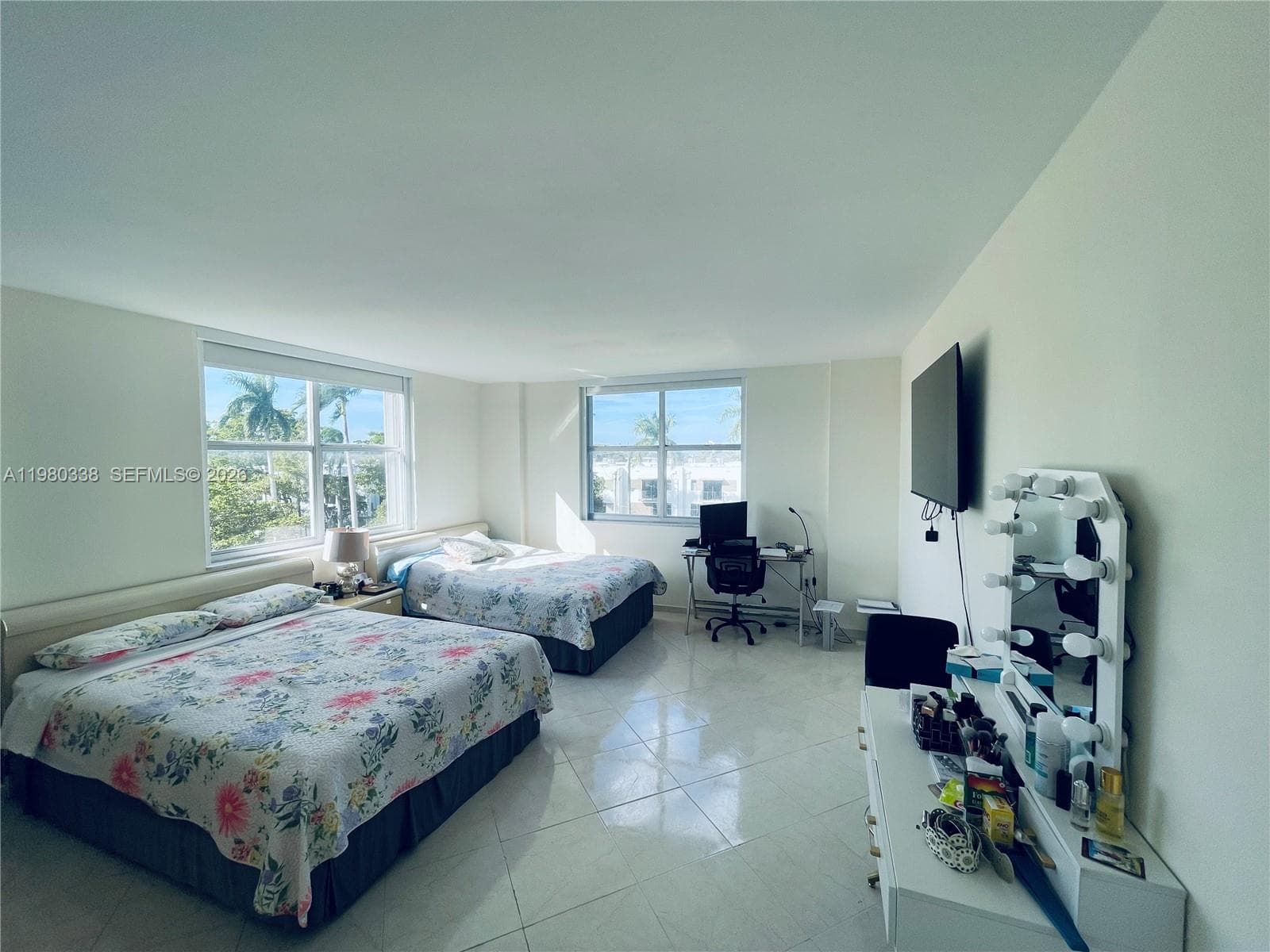 11111 Biscayne Blvd # 4E, Miami FL 33181 — 14