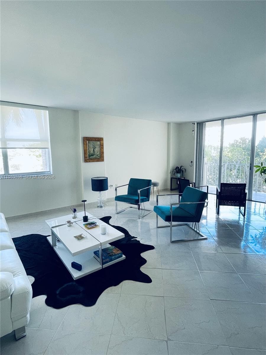 11111 Biscayne Blvd # 4E, Miami FL 33181 — 4