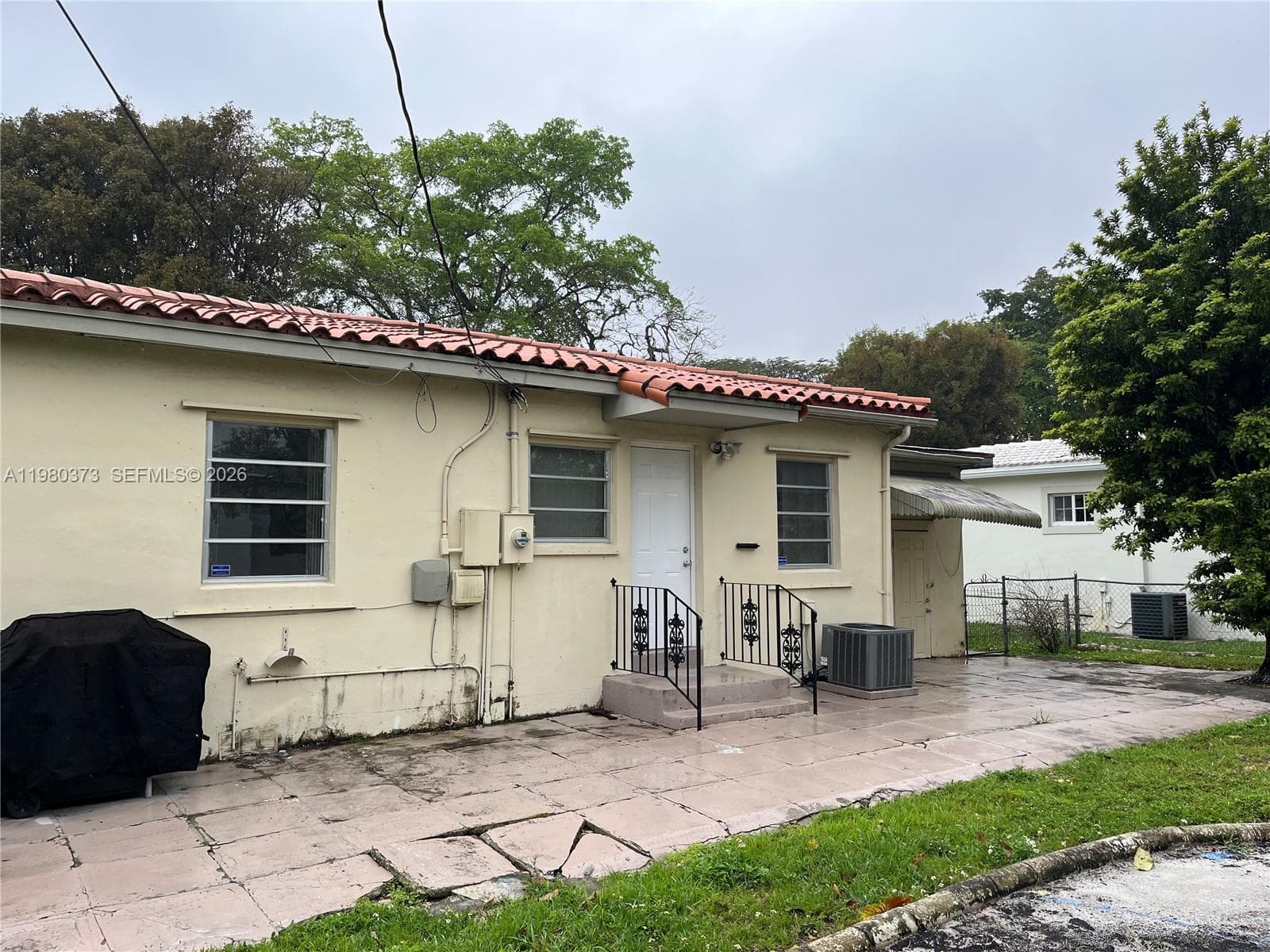 6261 NW 40th St, Virginia Gardens FL 33166 — 28