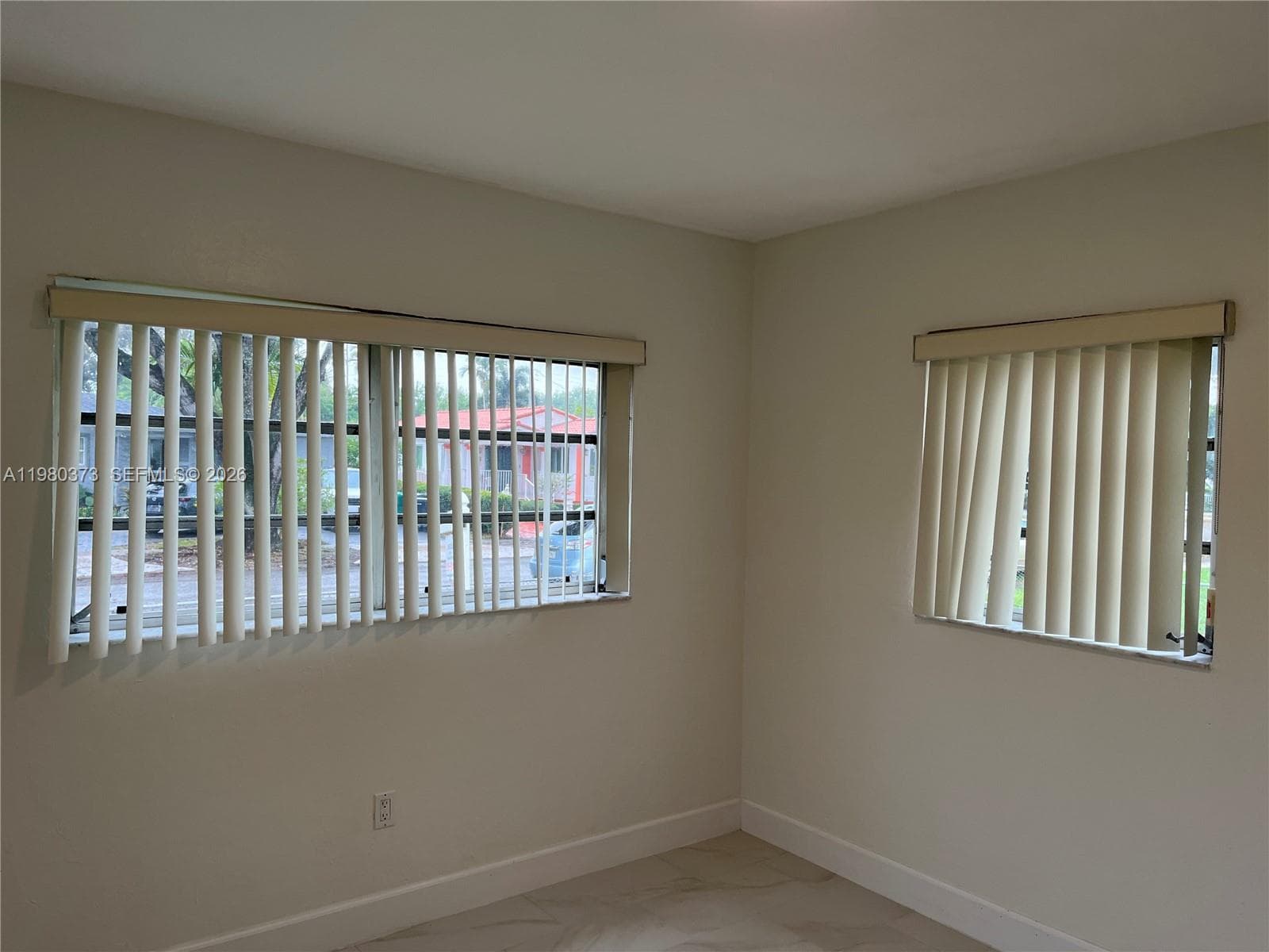 6261 NW 40th St, Virginia Gardens FL 33166 — 19