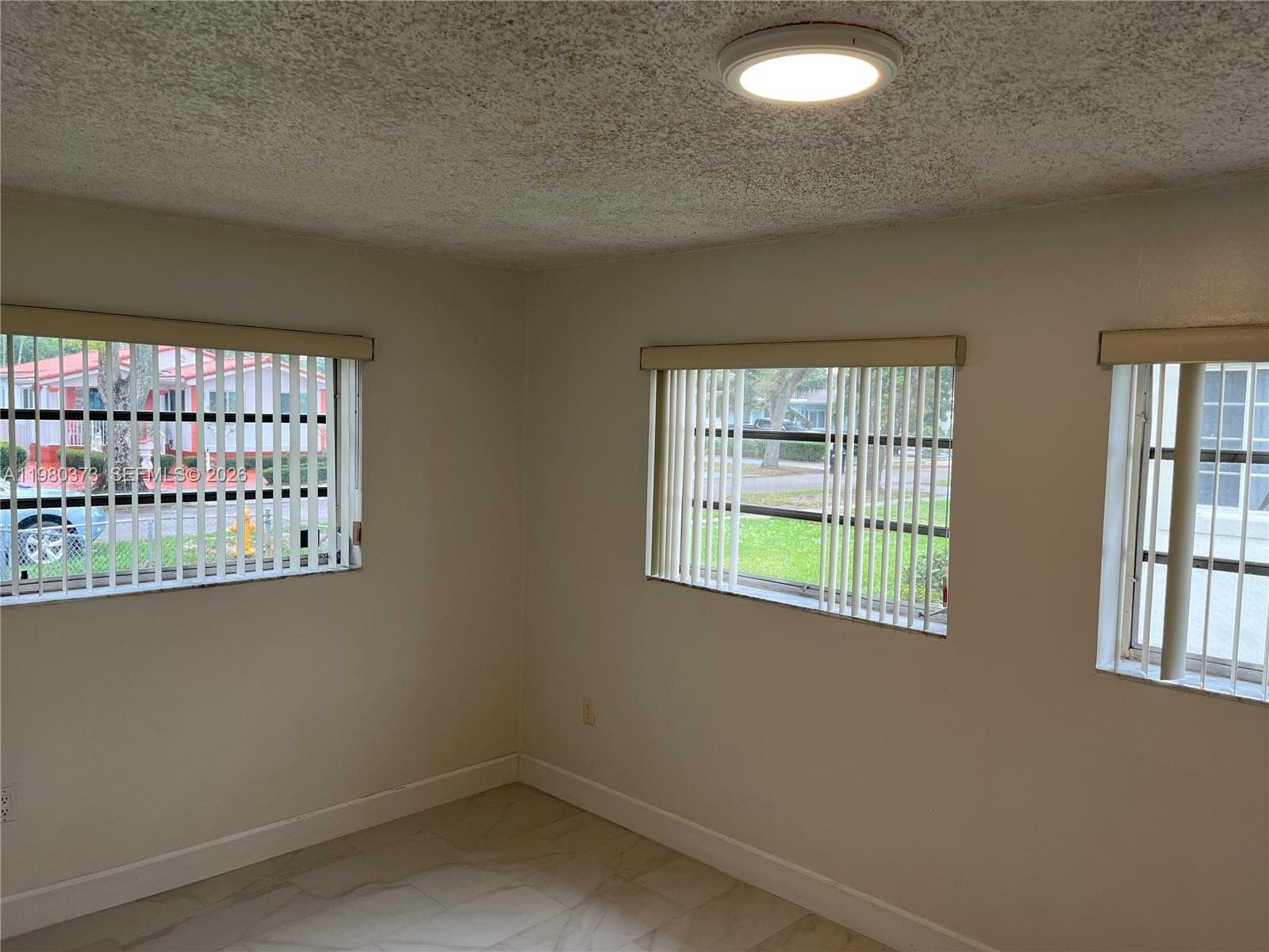 6261 NW 40th St, Virginia Gardens FL 33166 — 21