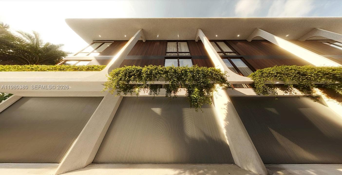 5215 Biscayne Blvd, Miami FL 33137 — 40