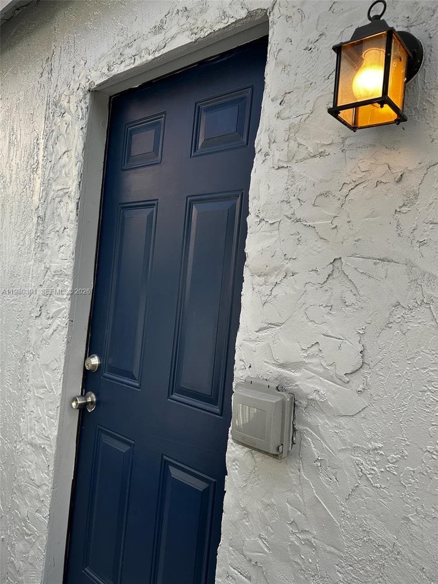 2223 NW 32nd St, Miami FL 33142 — 20
