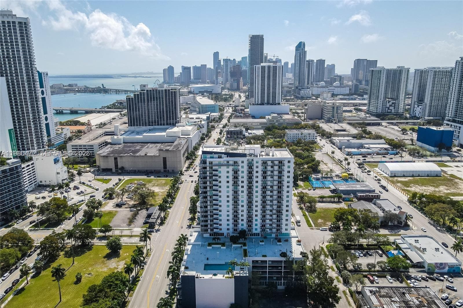 275 NE 18th St # 09, Miami FL 33132 — 33