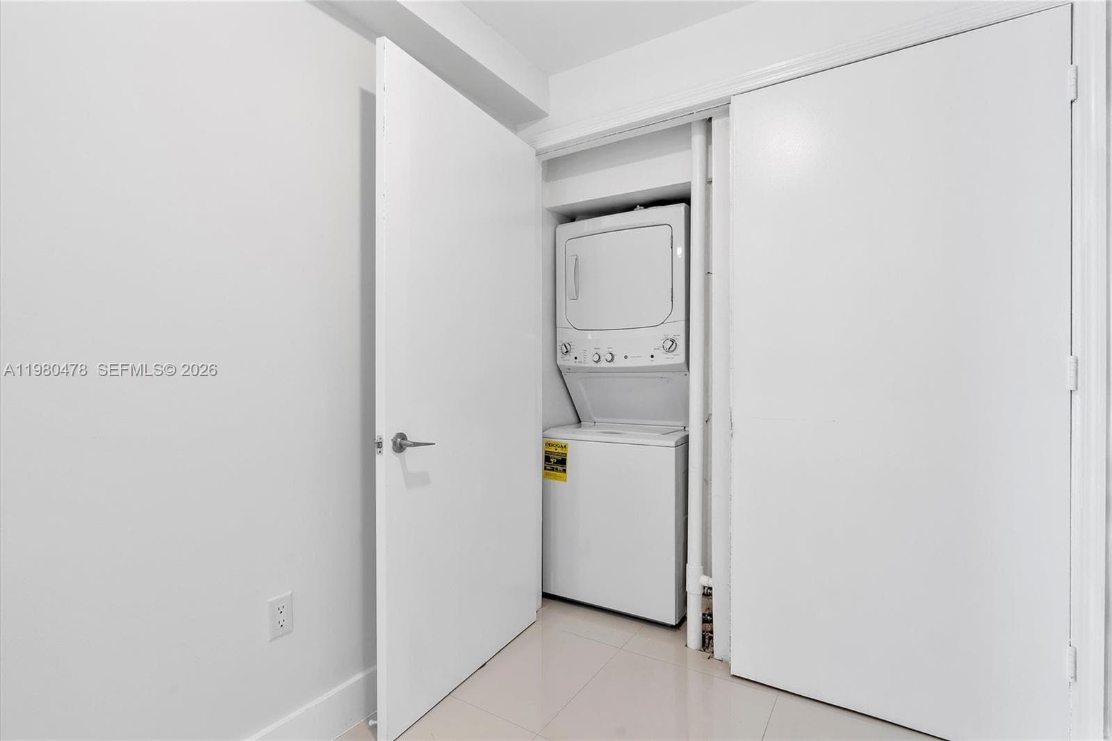 500 Brickell Ave # 4101, Miami FL 33131 — 22