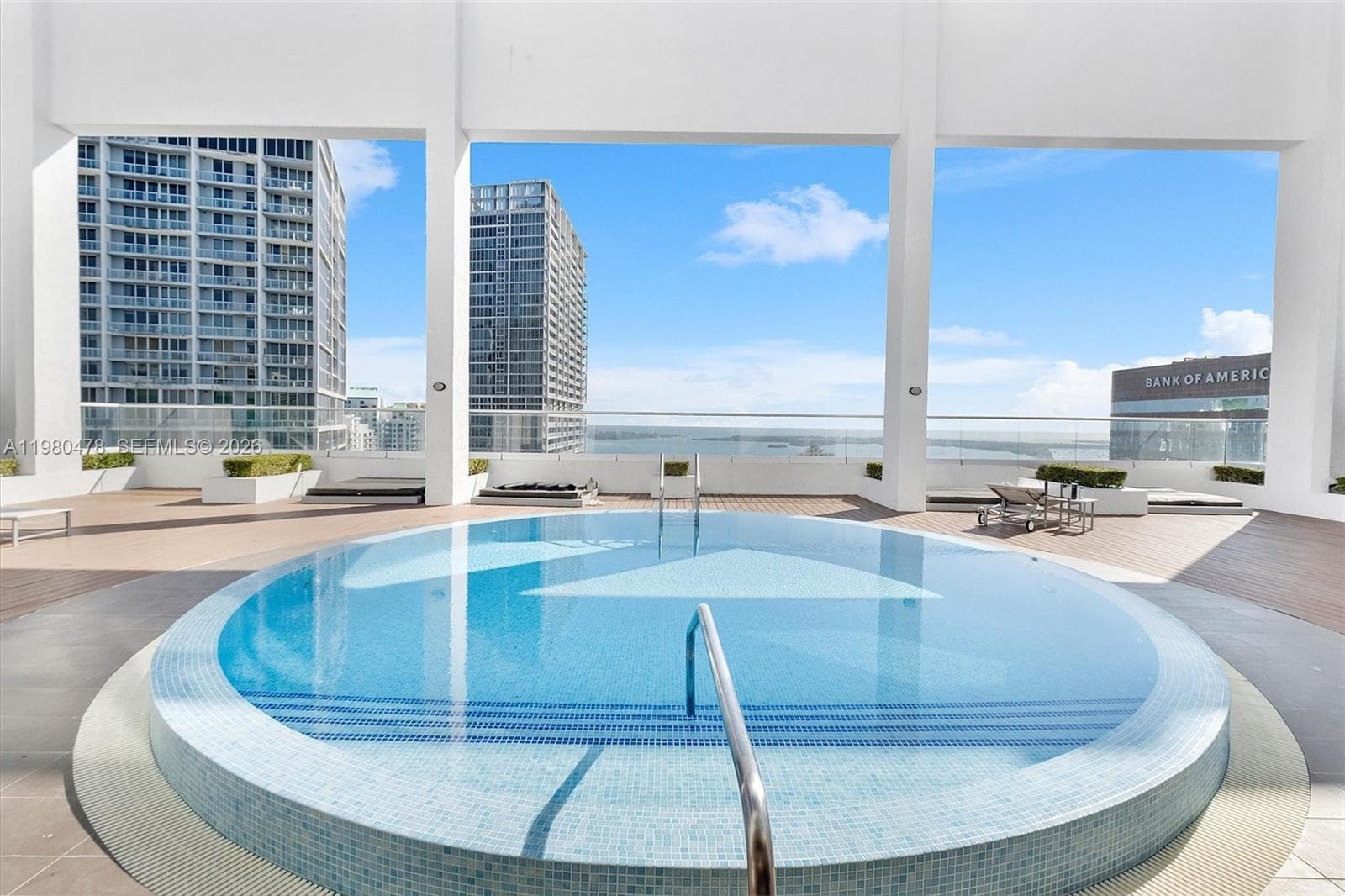500 Brickell Ave # 4101, Miami FL 33131 — 33