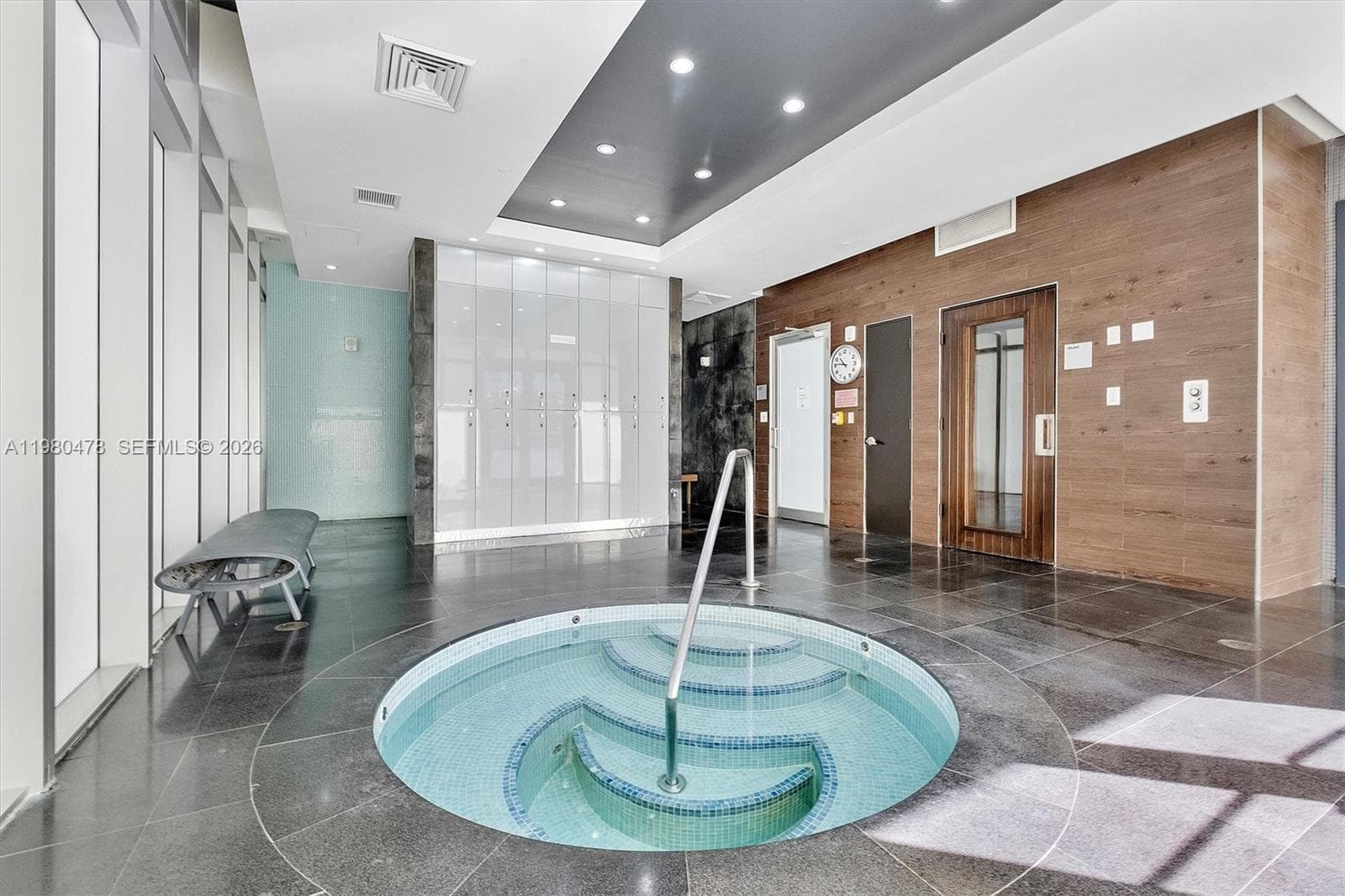 500 Brickell Ave # 4101, Miami FL 33131 — 25
