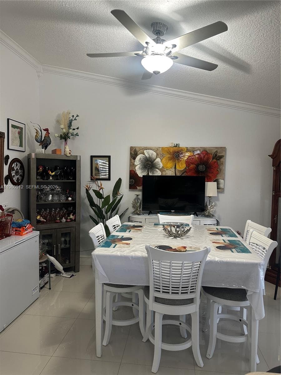 2501 W 73rd Pl, Hialeah FL 33016 — 15
