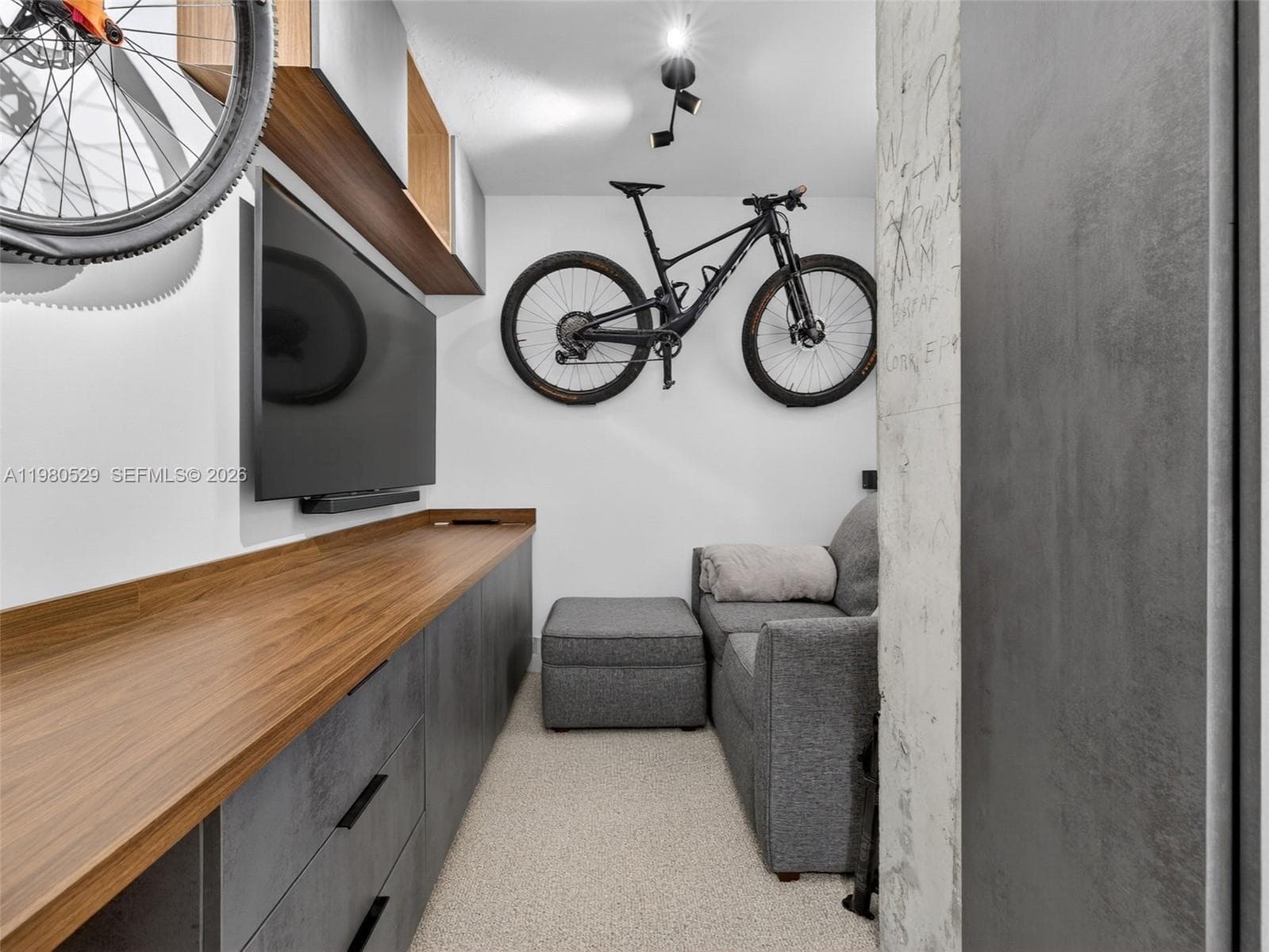 11113 Biscayne Blvd # 351, Miami FL 33181 — 32