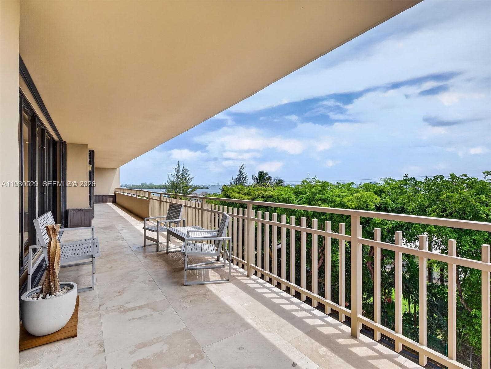 11113 Biscayne Blvd # 351, Miami FL 33181 — 37