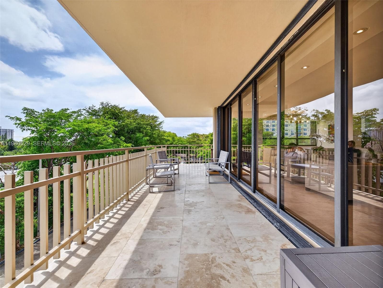 11113 Biscayne Blvd # 351, Miami FL 33181 — 35